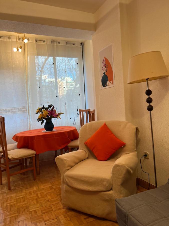 Aparment Legazpi Apartment Madrid Bagian luar foto