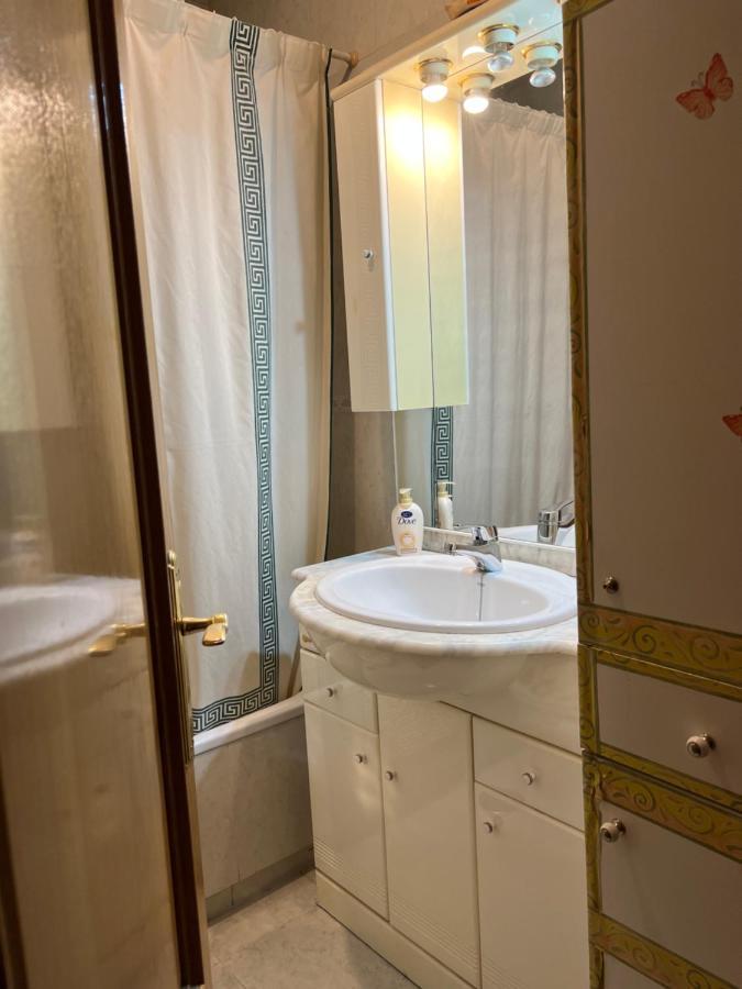 Aparment Legazpi Apartment Madrid Bagian luar foto