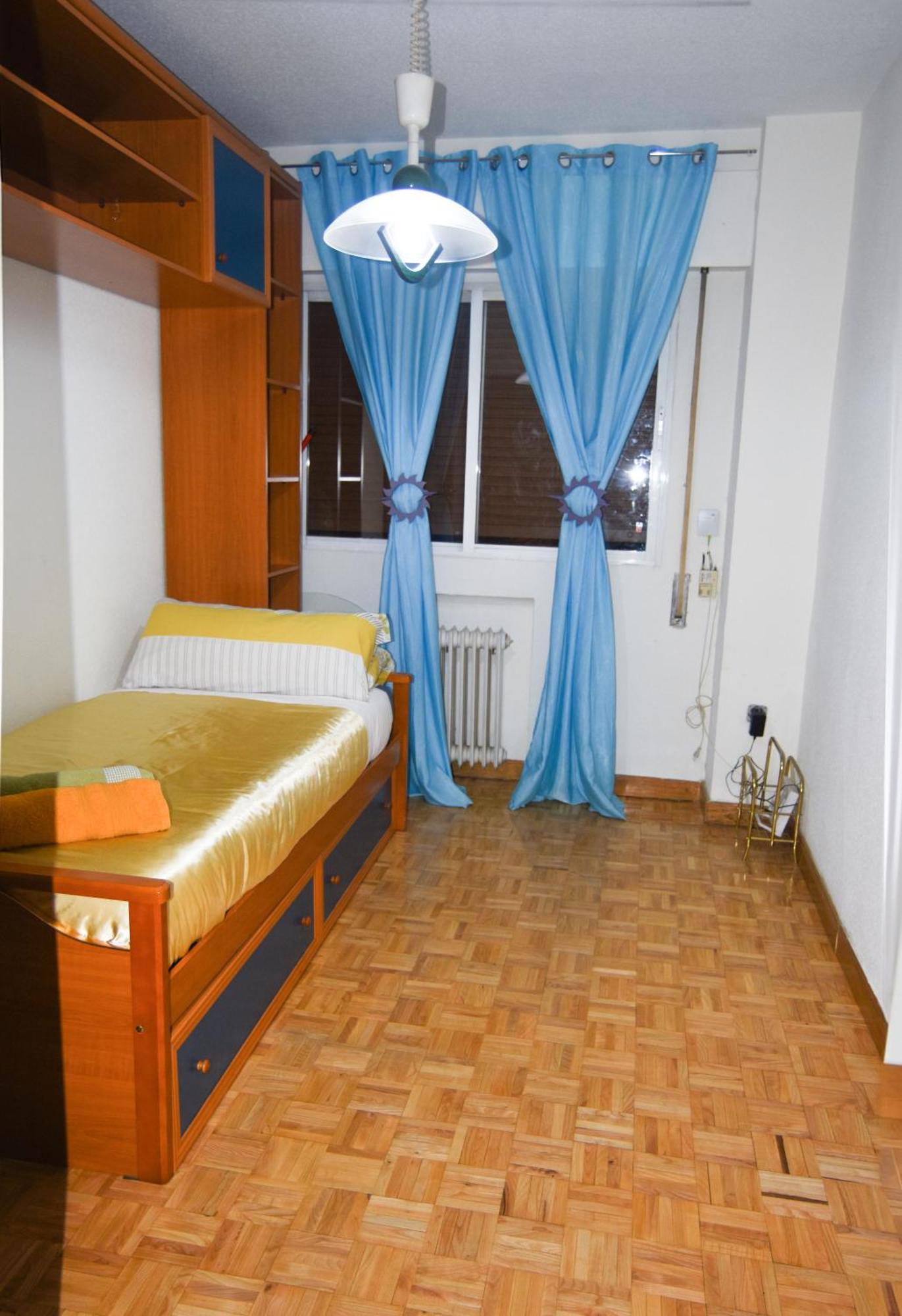 Aparment Legazpi Apartment Madrid Bagian luar foto