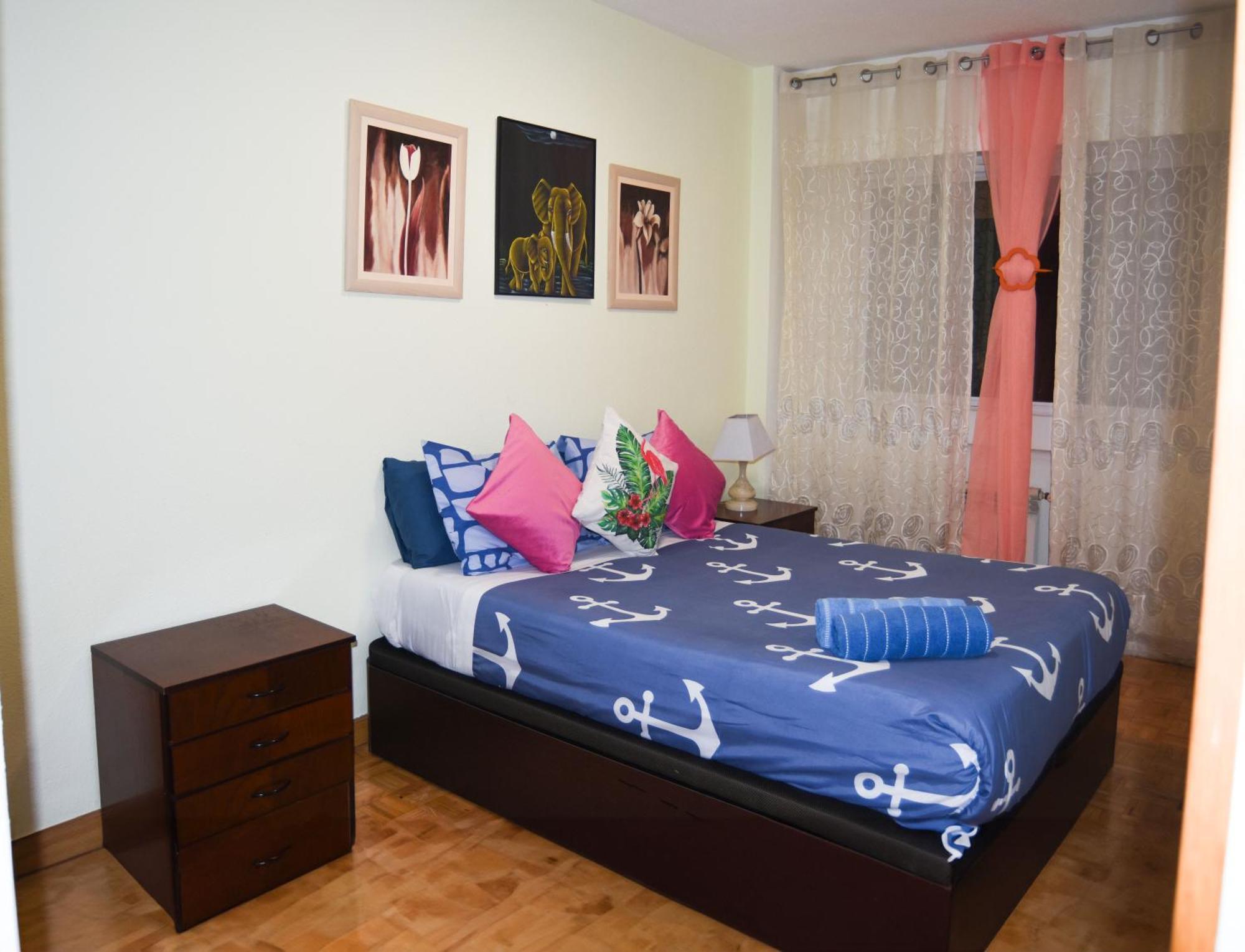 Aparment Legazpi Apartment Madrid Bagian luar foto