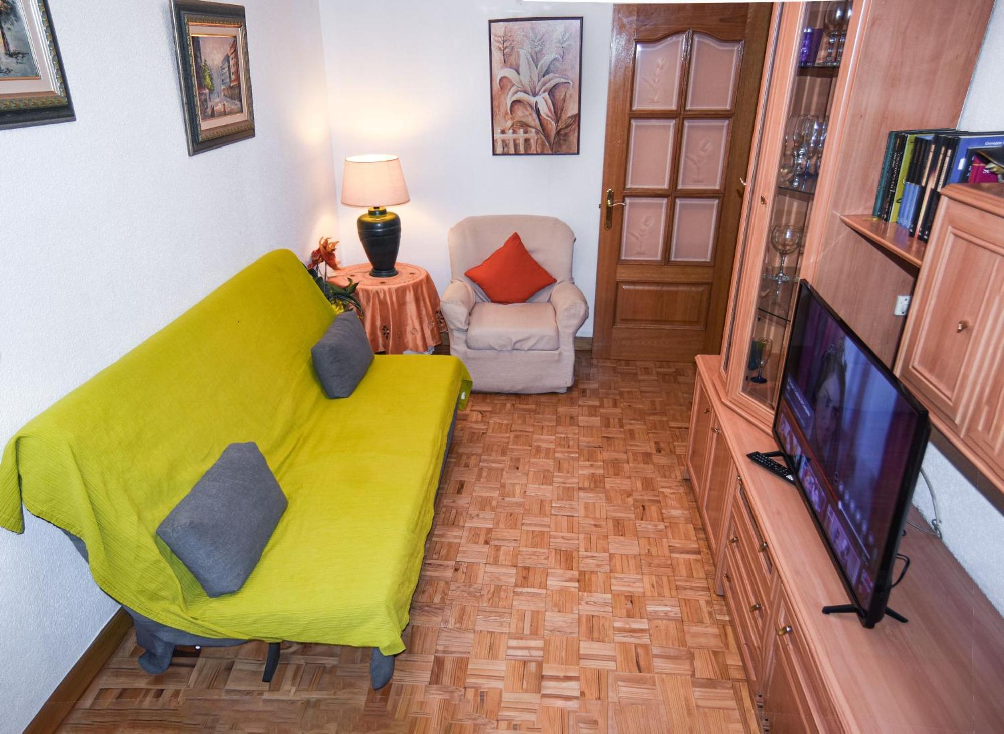 Aparment Legazpi Apartment Madrid Bagian luar foto